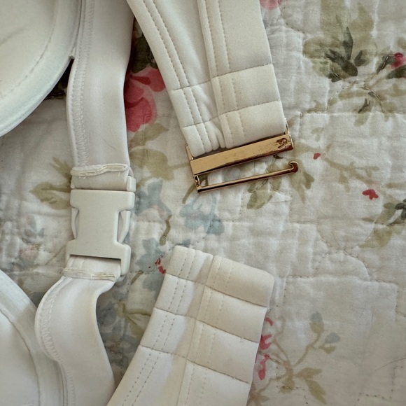 Victorias Secret 34D white bathing suit top - Picture 4 of 5